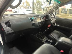 Toyota Hilux 3.0D-4D Xtra cab 4x4 Raider Legend 45 - Image 7