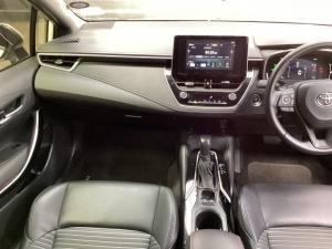 Toyota Corolla 1.8 Hybrid XS - Image 15