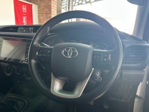 Toyota Hilux 2.4GD-6 double cab 4x4 Raider manual - Image 8