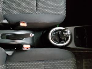 Toyota Vitz 1.0 XR manual - Image 12
