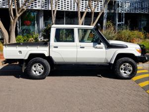 Toyota Land Cruiser 79 4.5D-4D V8 double cab LX Namib - Image 3