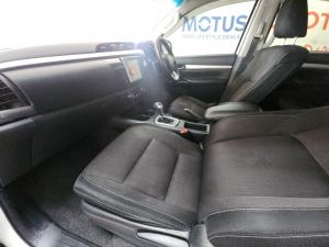 Toyota Hilux 2.8GD-6 double cab 4x4 Raider auto - Image 7