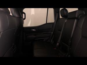 Toyota Land Cruiser Prado 2.8GD VX-R - Image 11