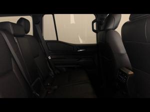 Toyota Land Cruiser Prado 2.8GD VX-R - Image 12