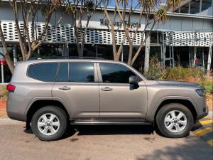 Toyota Land Cruiser 300 3.3D GX-R - Image 3