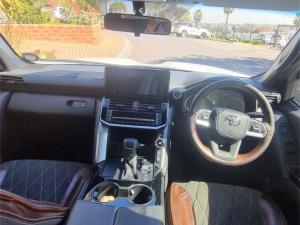Toyota Land Cruiser 300 3.3D GX-R - Image 6