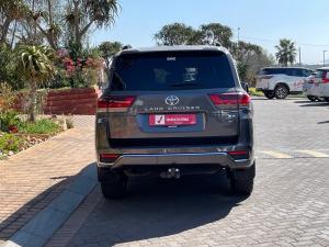 Toyota Land Cruiser 300 3.3D ZX - Image 5