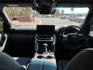 Toyota Land Cruiser 300 3.3D ZX - Image 6