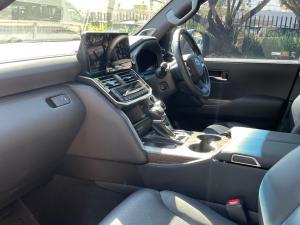 Toyota Land Cruiser 300 3.3D ZX - Image 7