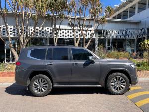 Toyota Land Cruiser 300 3.3D ZX - Image 3