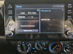 Toyota Hilux 2.4GD-6 double cab 4x4 Raider manual - Image 13
