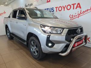 Toyota Hilux 2.4GD-6 double cab 4x4 Raider manual - Image 1