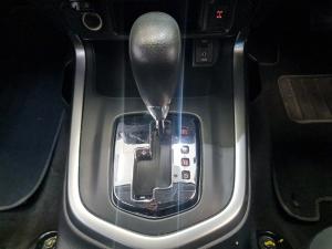 Nissan Navara 2.5DDTi double cab SE auto - Image 11