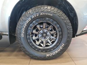 Nissan Navara 2.5DDTi double cab SE auto - Image 18