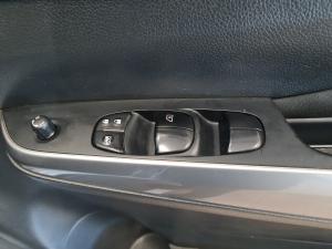 Nissan Navara 2.5DDTi double cab SE auto - Image 21