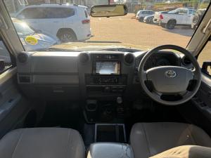 Toyota Land Cruiser 79 4.0 V6 double cab - Image 6
