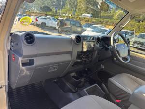 Toyota Land Cruiser 79 4.0 V6 double cab - Image 7