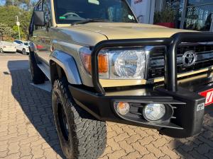 Toyota Land Cruiser 79 4.0 V6 double cab - Image 20