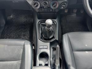 Toyota Hilux 2.8GD-6 Xtra cab 4x4 Legend manual - Image 12
