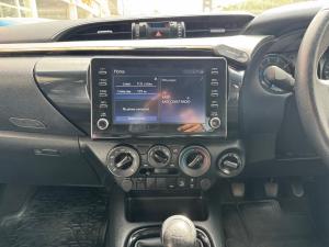 Toyota Hilux 2.8GD-6 Xtra cab 4x4 Legend manual - Image 14