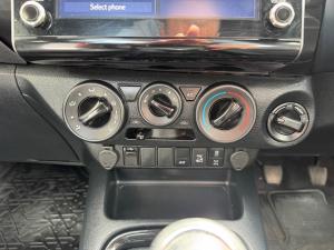 Toyota Hilux 2.8GD-6 Xtra cab 4x4 Legend manual - Image 15