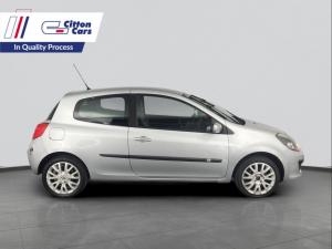 Renault Clio III1.6 Dynamique 3-Door - Image 1
