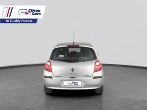 Renault Clio III1.6 Dynamique 3-Door - Image 3