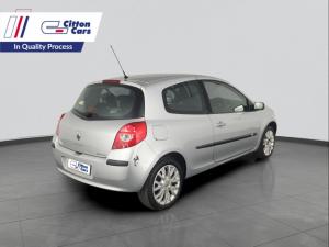 Renault Clio III1.6 Dynamique 3-Door - Image 4