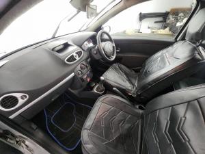 Renault Clio III1.6 Dynamique 3-Door - Image 6