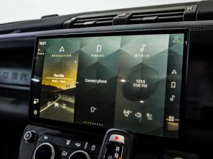 Land Rover Defender 130 D350 X-Dynamic HSE - Image 15