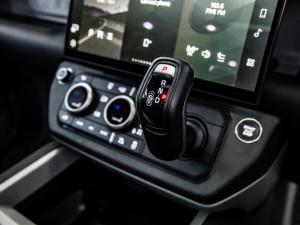 Land Rover Defender 130 D350 X-Dynamic HSE - Image 22