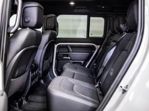 Land Rover Defender 110 D350 X-Dynamic HSE - Image 10