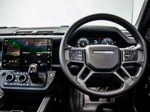 Land Rover Defender 110 D350 X-Dynamic HSE - Image 11