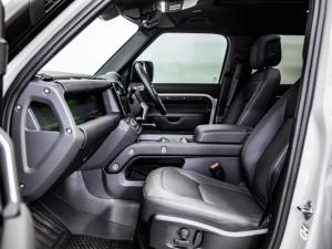 Land Rover Defender 110 D350 X-Dynamic HSE - Image 9