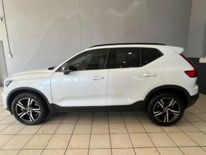 Volvo XC40 B4 Plus Dark - Image 2
