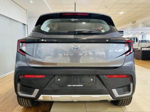 Mahindra XUV 3XO 1.2T AX5 manual - Image 4