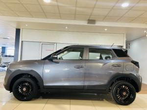 Mahindra XUV 3XO 1.2T AX5 manual - Image 5