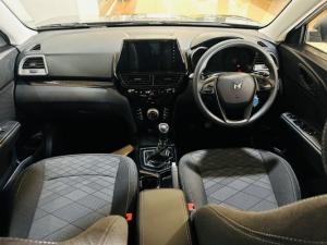 Mahindra XUV 3XO 1.2T AX5 manual - Image 8