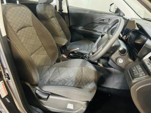 Mahindra XUV 3XO 1.2T AX5 manual - Image 9