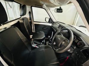 Mahindra Pik Up 2.2CRDe single cab dropside S4 (no aircon) - Image 7