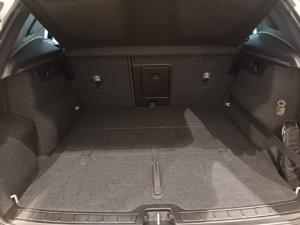 Volvo XC40 D4 AWD R-Design - Image 13