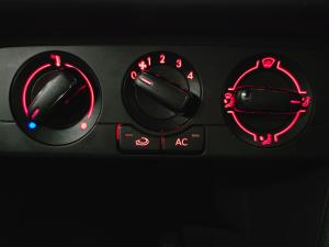 Volkswagen Polo Vivo hatch 1.4 Comfortline - Image 10