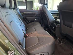 Land Rover Defender 110 D350 X-Dynamic HSE - Image 24