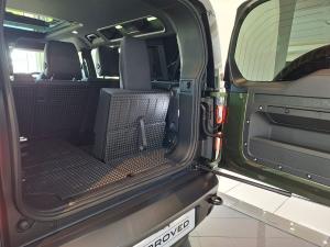 Land Rover Defender 110 D350 X-Dynamic HSE - Image 25