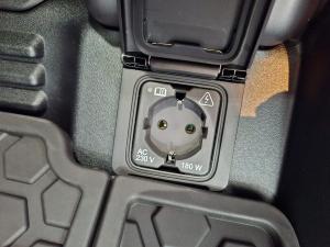 Land Rover Defender 110 D350 X-Dynamic HSE - Image 26