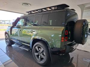 Land Rover Defender 110 D350 X-Dynamic HSE - Image 9