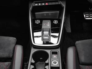 Audi A3 sedan 35TFSI S line - Image 13