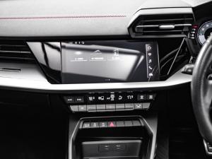 Audi A3 sedan 35TFSI S line - Image 16