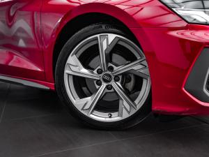 Audi A3 sedan 35TFSI S line - Image 5