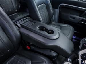 Land Rover Defender 90 TdiS/C - Image 10